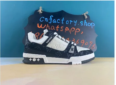 Black LV sneakers - Image 4