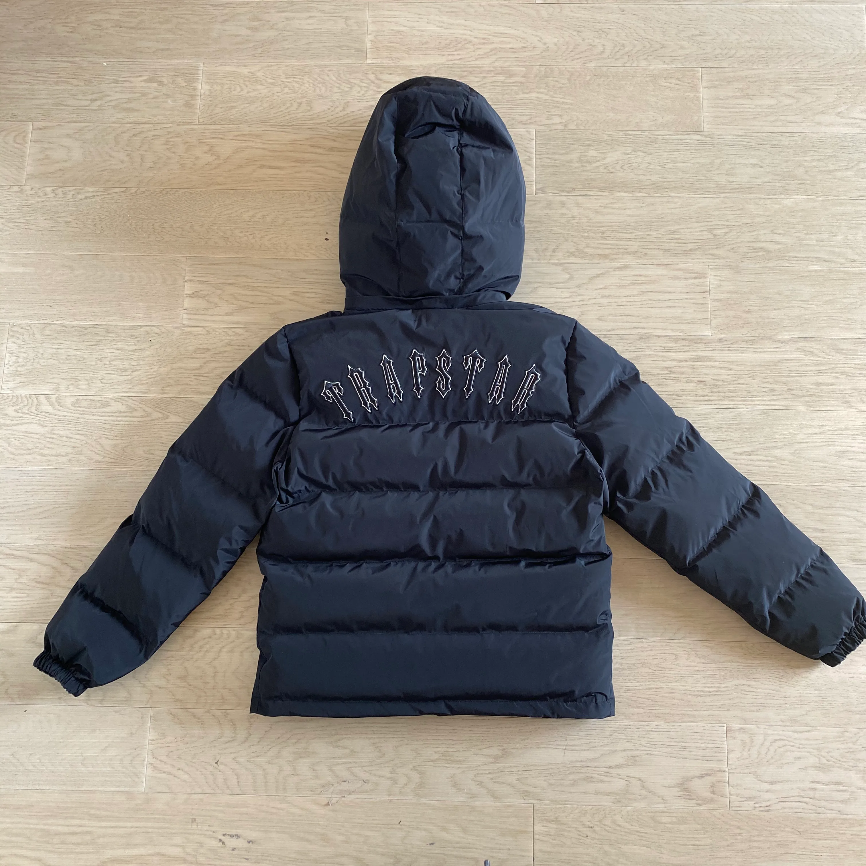Trapstar Irongate pufferjacket with Detachable Hood (Black) - Image 2