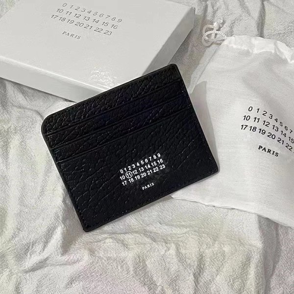 Maison Margiela Cardholder - Main product image by FashionHunter