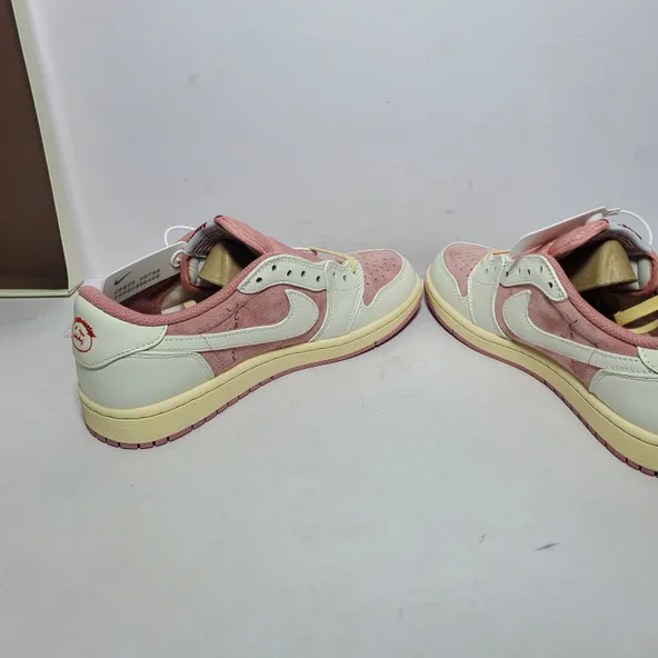 Travis Scott x Air Jordan 1 Low OG - Image 3