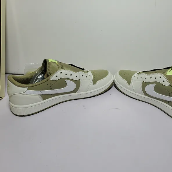 Travis Scott x Air Jordan 1 ​Low Golf Olive - Image 3
